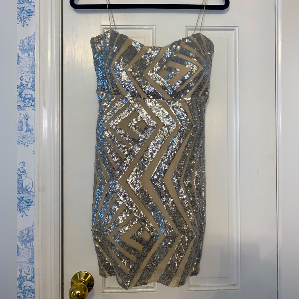 Medium mini silver sequin bodycon dress NEW CONDITION NEVER WORN WITH TAGS